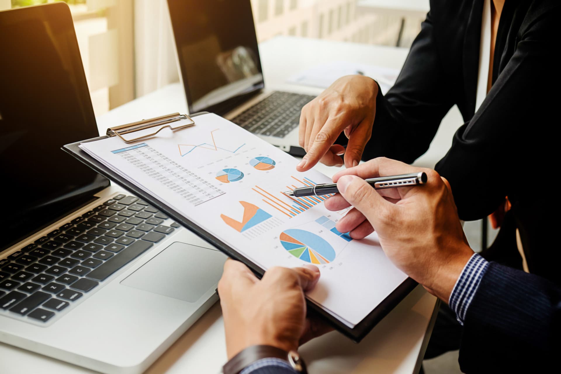 Cómo llevar la contabilidad de una empresa: guía 2026