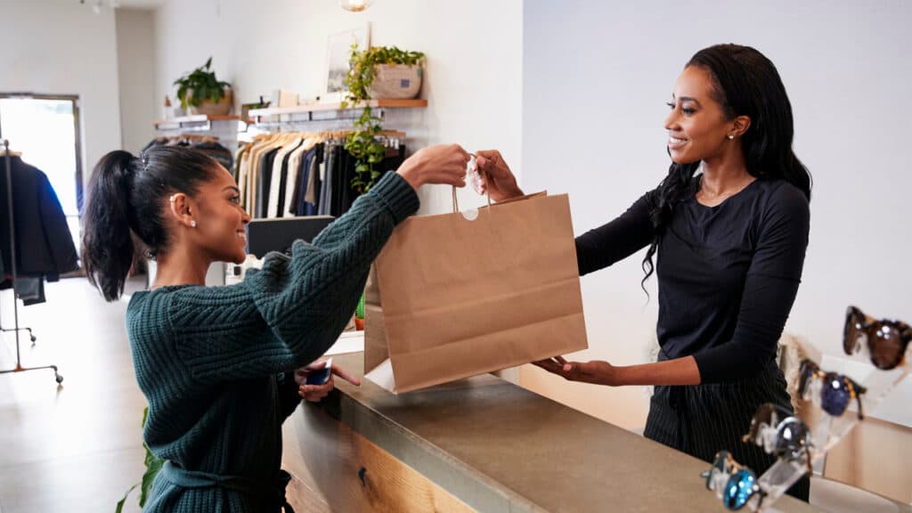 ¿Qué es una ficha de cliente?