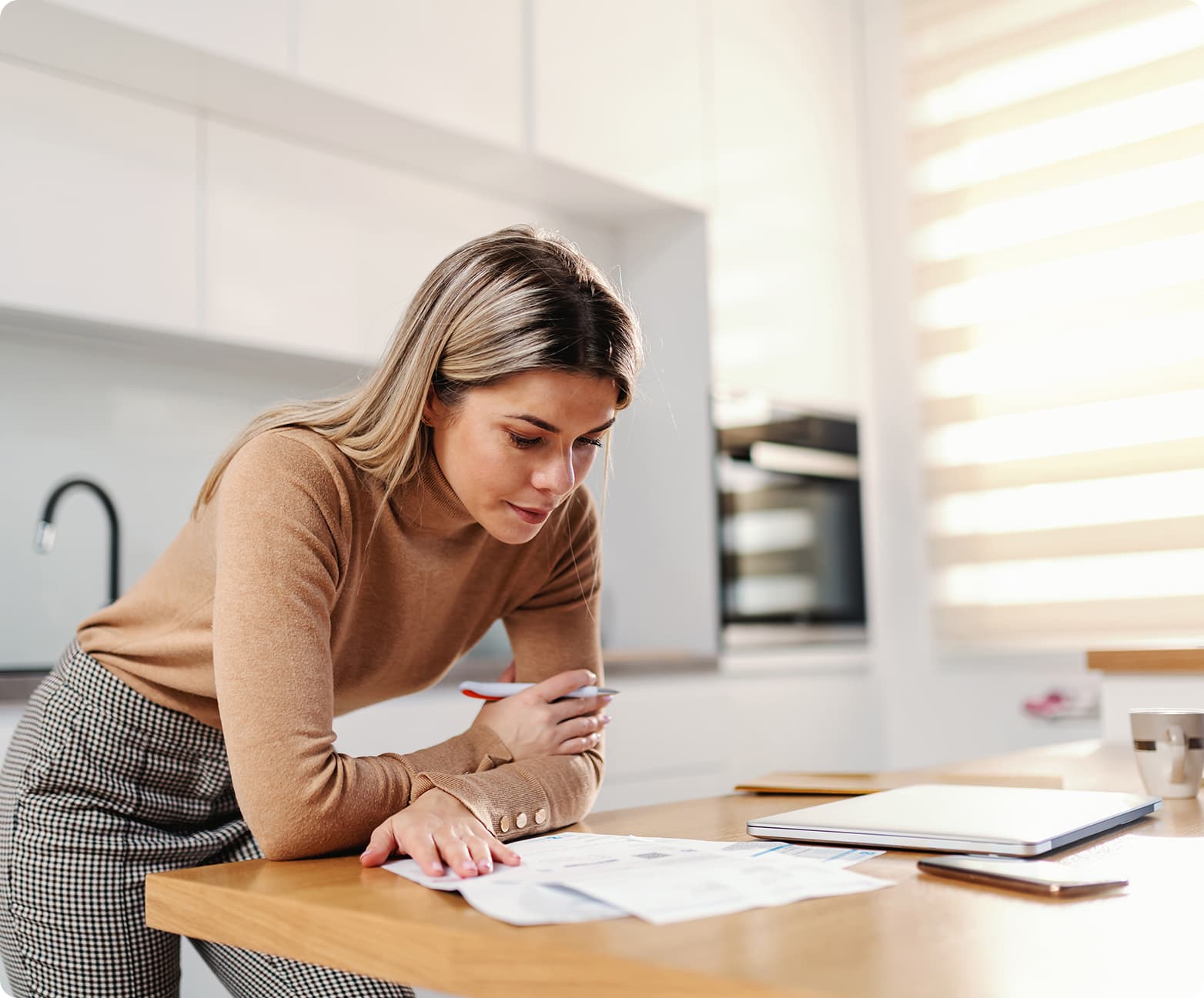 ¿Puedo hacer una factura a mano de forma legal?