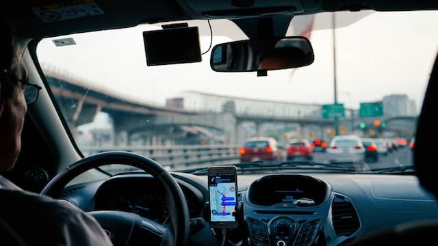 servicio de Uber durante un trayecto