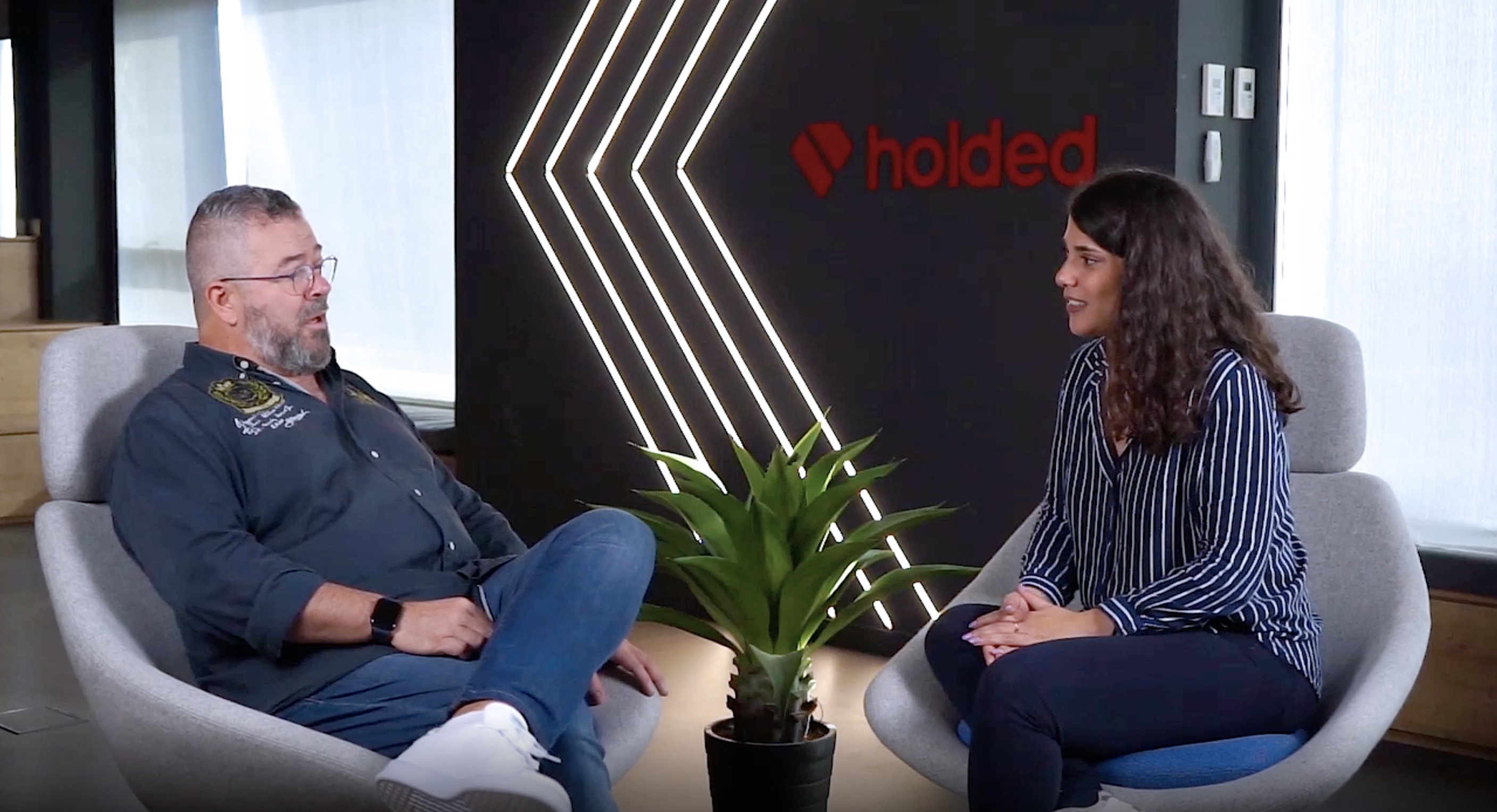 Fran Martínez, de Aixerrota Consulting, y Carla Ariza, de Holded, conversan sobre asesorías digitales